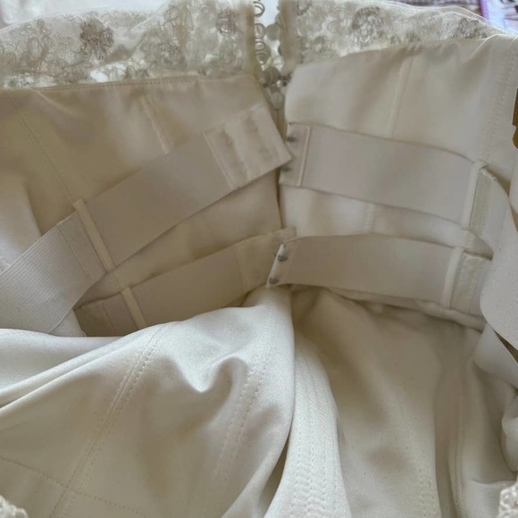 Plus Size Robin Jillian Bridal Button Lace Back Ruched Train New Wedding Dress - Picture 12 of 16